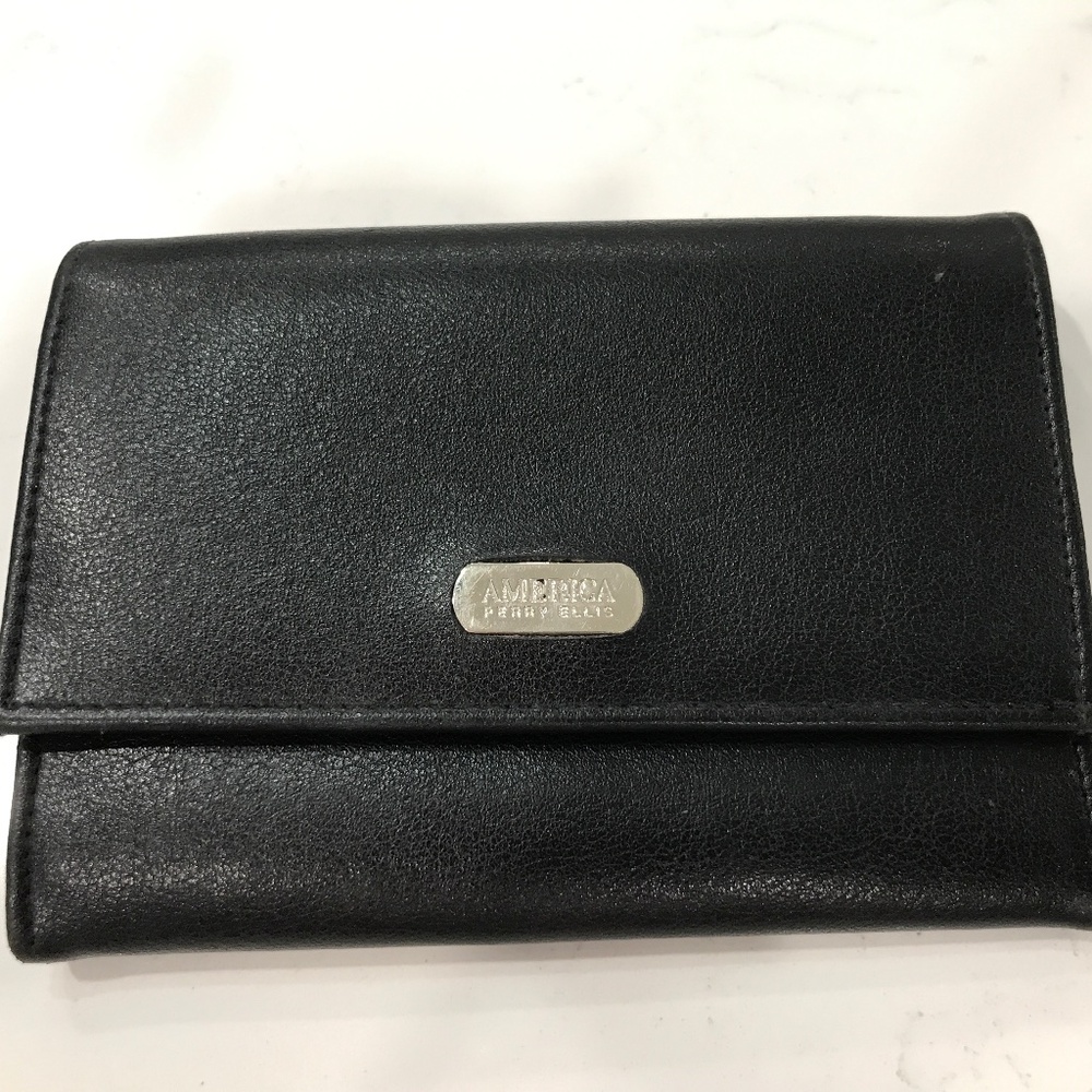 America Perry Ellis Leather Wallet